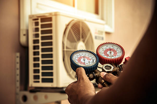 Professional Hvac technician working in Chewalla, TN